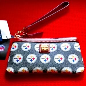 Dooney & Bourke NFL Steelers Wristlet NWT